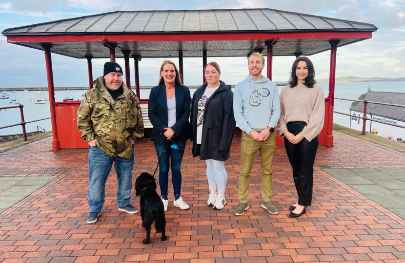 Virginia Crosbie MP with the new Newry kiosk business owners