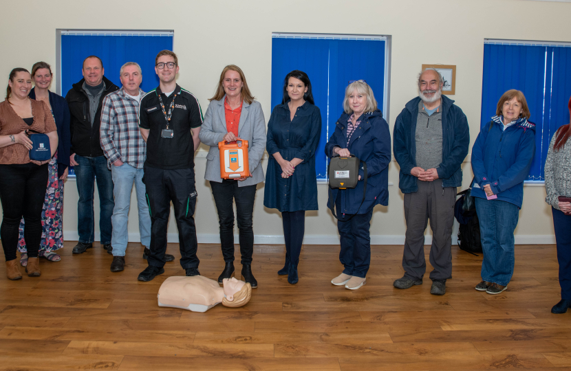 Members of the community attending the free defib session